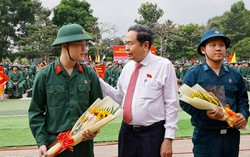 Chủ tịch Quốc hội dự Lễ giao, nhận quân năm 2026 tại TPHCM