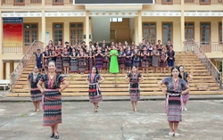 Rộn ràng điệu dân vũ “Ta đi bầu cử” trước ngày hội non sông