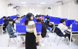 Theo chân thí sinh "săn suất" vào đại học tại kỳ thi HSA