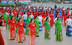 500 hội viên, phụ nữ Gia Lai đồng diễn, diễu hành áo dài để lan tỏa khát vọng phát triển