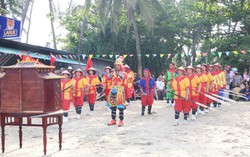 Nhịp chèo bả trạo và ước vọng bình yên của phụ nữ xã đảo