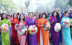 TPHCM: Hơn 1.200 phụ nữ diễu hành áo dài, đồng diễn dân vũ kỷ niệm Ngày 8/3