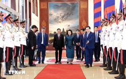 Lễ đón trọng thể Thường trực Ban Bí thư Trần Cẩm Tú thăm chính thức Campuchia