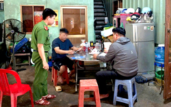 Đổ rác bừa bãi, bị "phạt nguội" 3,5 triệu đồng