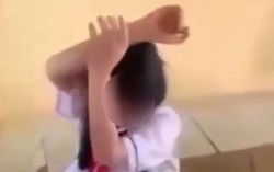Công an điều tra người phát tán clip nữ sinh bị 2 bạn đánh, ép cởi áo trong lớp học