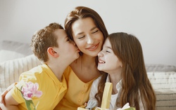 Hồi chuông cảnh báo cha mẹ "cạn kiệt tinh thần"