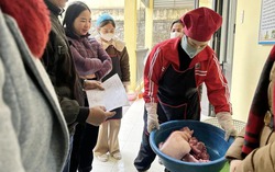 Vụ nghi thịt lợn nhiễm E.coli tại Thái Nguyên: Sáng 2/4 chỉ 30/125 học sinh đi học