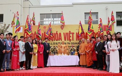 Hàng trăm người Việt tại Nhật cùng hát Quốc ca, tái hiện Lễ Giỗ Tổ Hùng Vương