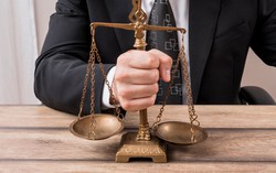 Thí điểm chế định Luật sư công: Phải bảo đảm tính thống nhất, khả thi và công bằng