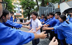 Giáo dục cần một "cuộc đại phẫu" để trở về giá trị thật