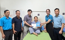 Cao Bằng: Thăm hỏi, động viên nữ công nhân bị tai nạn lao động