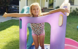 Dựng lại "thế giới nhỏ" cho bé gái mắc bệnh hiếm