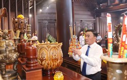 Thường trực Ban Bí thư Trần Cẩm Tú dâng hương, tưởng niệm các anh hùng, liệt sỹ tại tỉnh Điện Biên