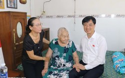 Trưởng ban Tổ chức Trung ương thăm, tặng quà tại thành phố Cần Thơ