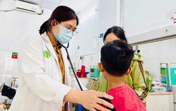 Bộ Y tế yêu cầu khẩn điều tra vụ 23 học sinh và 2 bảo mẫu nghi ngộ độc tại trường tiểu học ở TPHCM