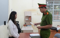 Khởi tố nhóm đối tượng nữ livestream nội dung đồi trụy