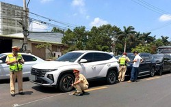 Đắk Lắk: 3 vụ tai nạn liên hoàn xảy ra trong 10 phút khiến 12 ô tô hư hỏng
