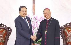 Chủ tịch Quốc hội: Đảng, Nhà nước đánh giá cao đóng góp của đồng bào Công giáo