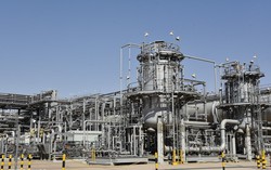 OPEC+ nhất trí tăng sản lượng thêm 206.000 thùng mỗi ngày