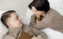 Con trai tôi yêu mẹ đơn thân hơn 8 tuổi