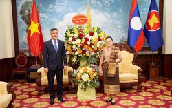 UBTƯ MTTQ Việt Nam thăm, chúc Tết Đại sứ quán Lào tại Việt Nam nhân dịp Tết cổ truyền Bunpimay