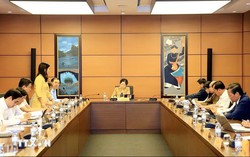 Tháo gỡ điểm nghẽn cho ngành y tế, ứng phó với già hóa dân số