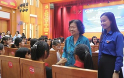 Trao học bổng cho 180 học sinh vùng biển đảo, dân tộc thiểu số vươn lên trong học tập