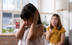 Diễn đàn "Xin đừng đánh con!": Khi bản năng làm mẹ bị tê liệt bởi sự "nghèo đói cảm xúc"