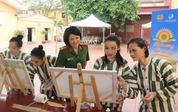 Động viên các phạm nhân vững tin vào hành trình trở về