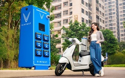 Đổi pin 1 phút, sạc miễn phí khắp nơi: Lý do người dùng ngày càng chuộng xe máy điện VinFast