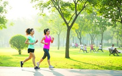 Phụ nữ cần chủ động chăm sóc sức khỏe từ bên trong