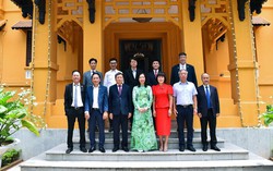 Gặp gỡ Đoàn kiều bào Ủy viên Ủy ban Trung ương Mặt trận Tổ quốc khóa XI