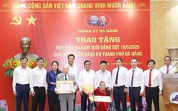 Thường trực Ban Bí thư dự Lễ trao tặng Huy hiệu 80 năm tuổi Đảng tại Đà Nẵng
