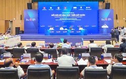 Trao đổi, đề xuất các giải pháp chiến lược về đổi mới mô hình phát triển quốc gia trong giai đoạn mới