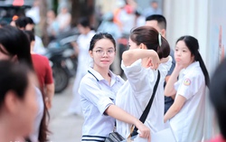 Kỳ thi vào 10: Thí sinh bắt đầu làm bài thi đầu tiên, môn Ngữ văn