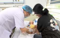 Phát hiện u tinh hoàn ác tính ở trẻ 13 tháng tuổi từ dấu hiệu này