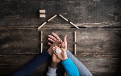 Chính phủ thông qua 3 chính sách sửa đổi Luật Nuôi con nuôi