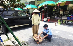 Quảng Ninh: Ngăn chặn kịp thời đối tượng vận chuyển dung dịch phụ gia xăng nhập lậu