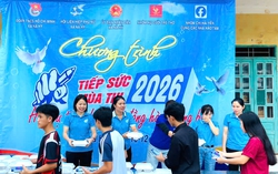 Điện Biên: Xã biên giới "Tiếp sức mùa thi" bằng bữa ăn ấm tình người