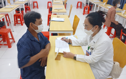Vĩnh Long kiến nghị Trung ương "tiếp sức" chương trình y tế toàn dân