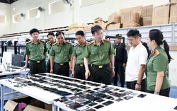 Cận cảnh tang vật trong vụ án lừa đảo xuyên quốc gia vừa bị bóc gỡ