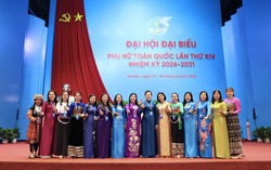 Sắc màu hội tụ trước giờ khai mạc Đại hội đại biểu Phụ nữ toàn quốc lần thứ XIV