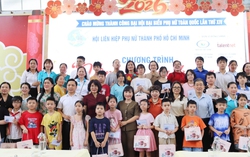 Hội LHPN TPHCM trao quà cho 50 trẻ em khó khăn tại Hà Nội