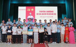 Quân chủng Phòng không-Không quân tuyên dương học sinh, sinh viên tiêu biểu