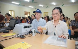 Đề xuất giảm dần tuổi bắt đầu hưởng trợ cấp hưu trí xã hội xuống 70 tuổi