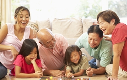 Diễn đàn tháng 6: Những khoảng lặng khó gọi thành tên trong gia đình 3 thế hệ