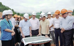 Phó Thủ tướng Lê Tiến Châu kiểm tra tiến độ xây dựng các trường phổ thông nội trú liên cấp ở Cao Bằng