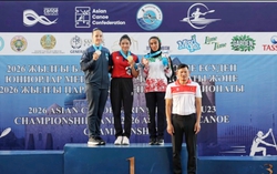 Diệp Thị Hương giành 3 HCV tại Giải Vô địch trẻ và U23 Canoeing châu Á 2026