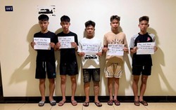 Khởi tố 4 "quái xế" mang hung khí gây rối trên phố Hà Nội