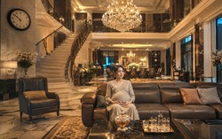  Sống trong biệt thự vẫn khóc mỗi đêm
